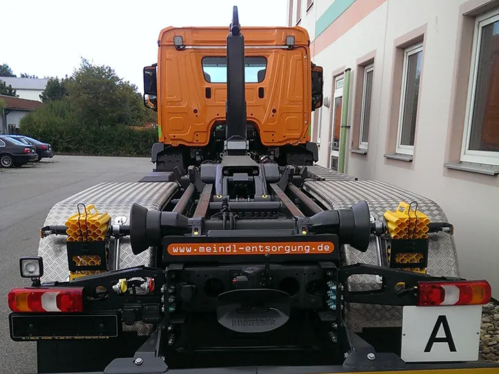 LKW-Ladekran im Schulungseinsatz